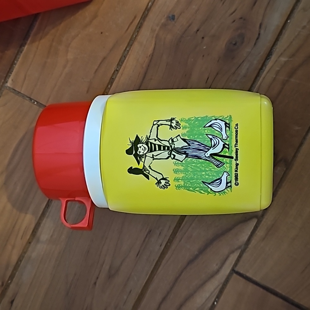 Vintage 1981 Thermos co Red Barn lunch box with cup - Picture 9 of 15
